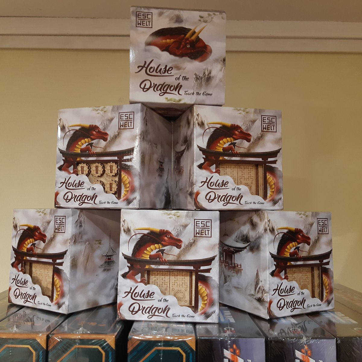 Demonblockk's tweet photo. Beköltöztek hozzánk a sárkányok!
Aki szeretne hazavinni egyet, az alábbi linken megtalálja:
https://t.co/MLQ3eGEydo
#démonblokk #sárkány #VR #demonblokk #Budapest #demonblokk #sarkany #dragon #houseofthedragon https://t.co/sz562Je8Wo
