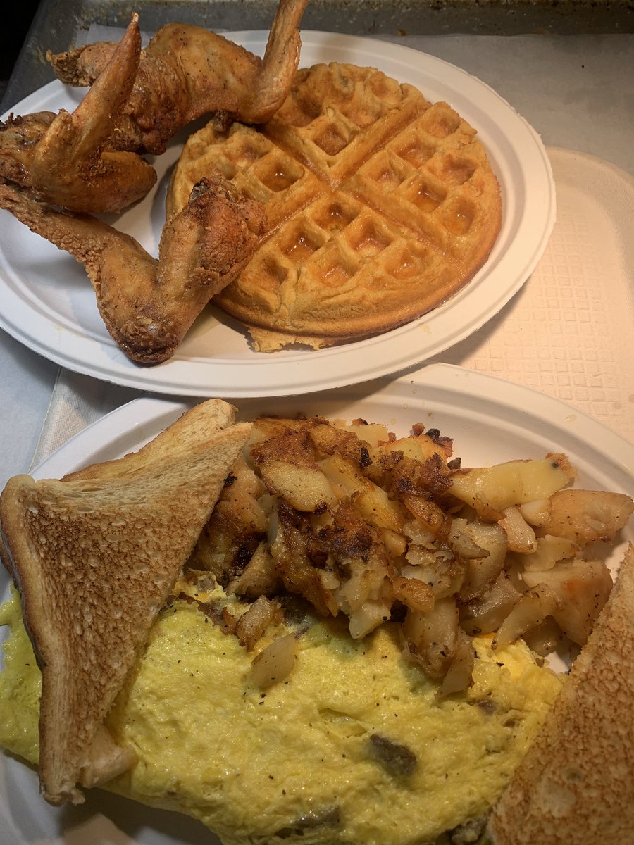 SimplyMaries's tweet photo. Good morning!! Start off with a chicken and waffle platter or a delicious omelette!! See you soon!! #simplymaries #bestbreakfastever #bestinbaltimore #bestinmaryland https://t.co/euqn9f3xvB