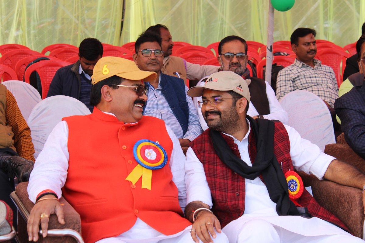 varunbjppbh's tweet photo. मा० सांसद प्रतापगढ़ प्रिय बड़े भाई श्री @mpsangamlal जी को जन्म दिवस की हार्दिक बधाई एवं शुभकामना 💐 https://t.co/Yg1TX4MHxr