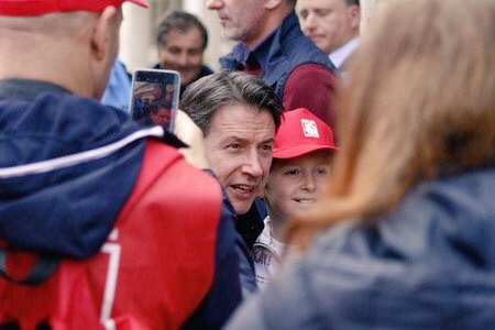 Tipicafreudiana's tweet image. Ma dove lo troviamo un altro come lui?!?
Direi impossibile poiché è ineguagliabile.

#Conte