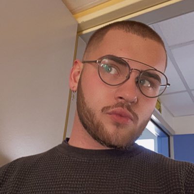 valentin_guil's tweet photo. #NouvellePhotoDeProfil https://t.co/sVJ0eDnfU8