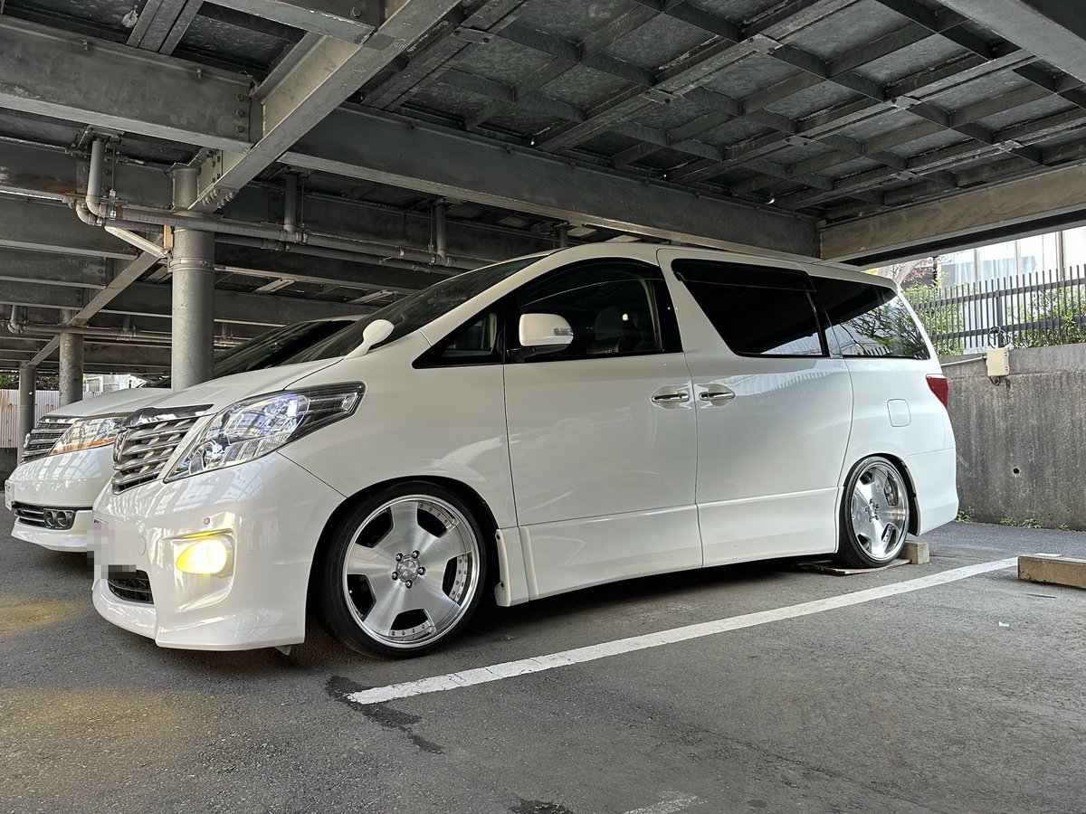 ra6ken7000's tweet image. 無事ホイールも受け渡し終わったので・・・
おNEWホイール✨　ワークランベックLD1✨
ずっとディッシュ探してて掘り出し物出てきた😍✨
しかもゴールドピアス🤣
#ランベック
#LD1
#20インチ
#ディシュ