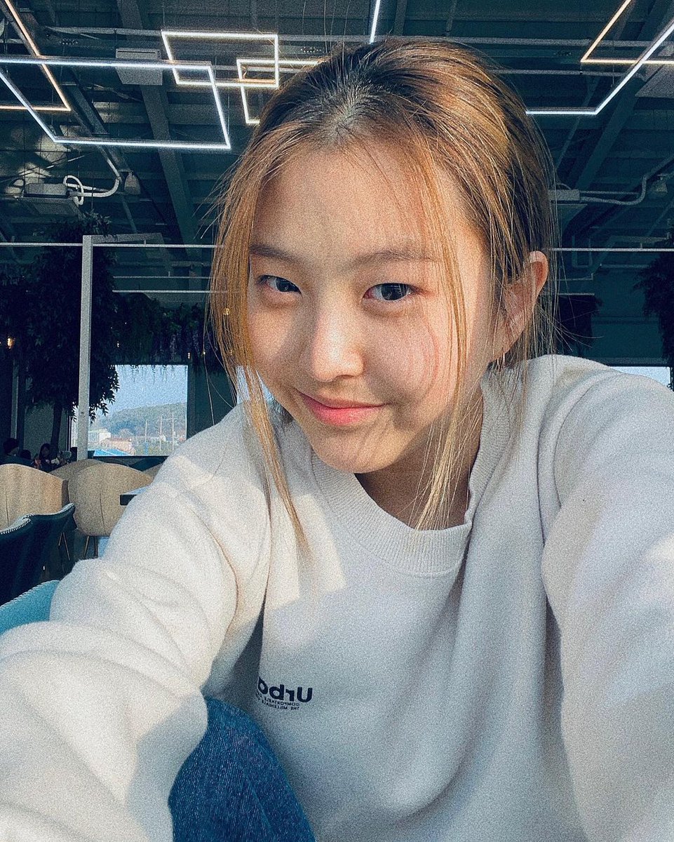 _haeunie's tweet photo. 230401 #HAEUN IG update (1/2) https://t.co/DL1bz42XbS