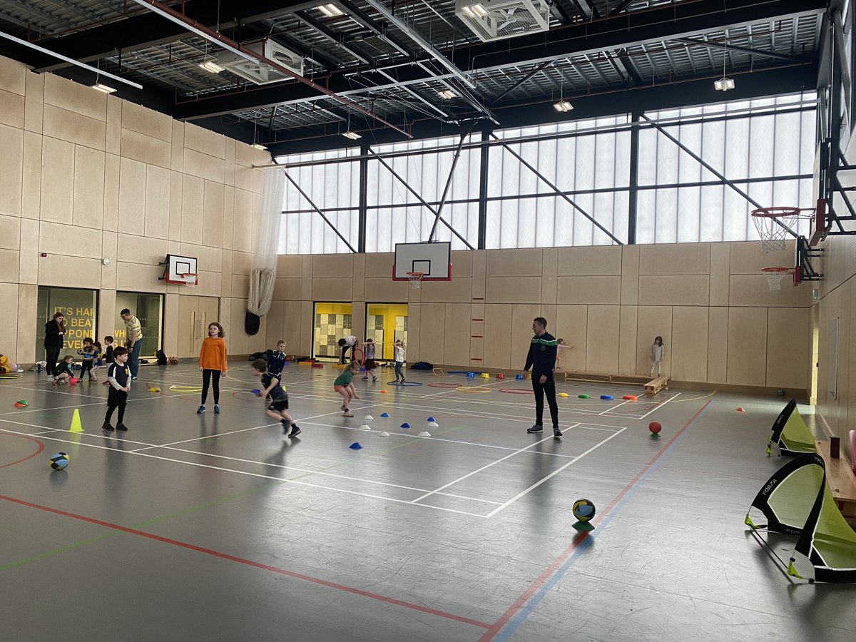 DunedinOg's tweet photo. Last day of nursery, U7 and U9 training before the Easter break. Great fun had today and looking forward to getting back into action in 2 weeks. Thanks to all the coaches, parents and especially children for making Saturday the best day of the week in our club! #funandfriends https://t.co/PaN3eR38V7