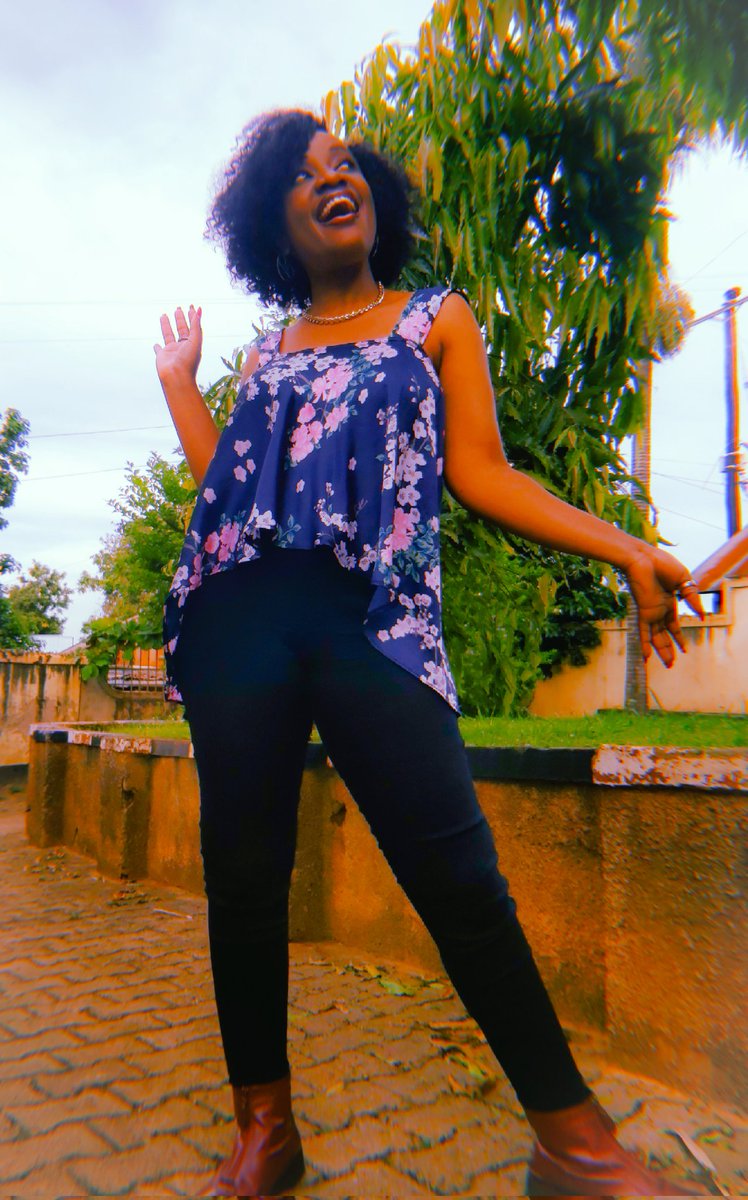 SolomeBasuuta's tweet photo. Not all the time music😁🎶....we also just pose kko for just...😉 #funsaturdays https://t.co/h4FJ4VDtf4