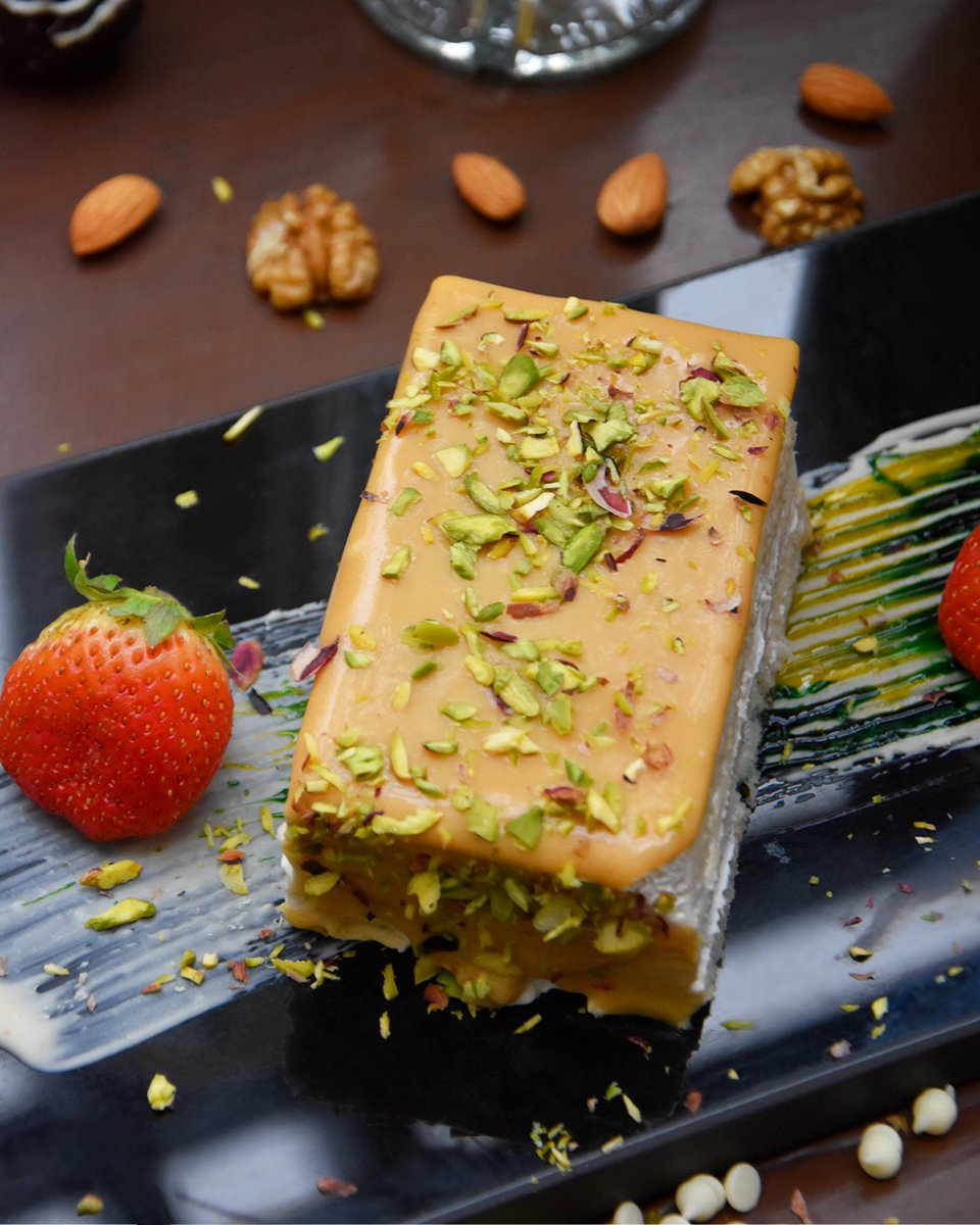 hyattregencyasr's tweet image. There's always room for dessert, especially when it's from our bakery.

#BakeryDelights #SweetTreats #YummyGoodness #Food #Desserts  #GoldenCity #HyattRegencyAmritsar #HyattRegency #Amritsar #WorldOfHyatt