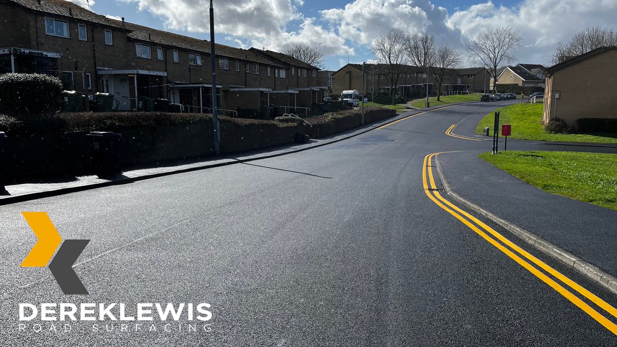 DerekLewisLtd's tweet photo. Blagden Lane, Berry View &amp; Edale Avenue ...all part of a combined major resurfacing programme recently completed by us. 

#roadsurfacing #yorkshire #civilengineering https://t.co/JEH09d7H4a