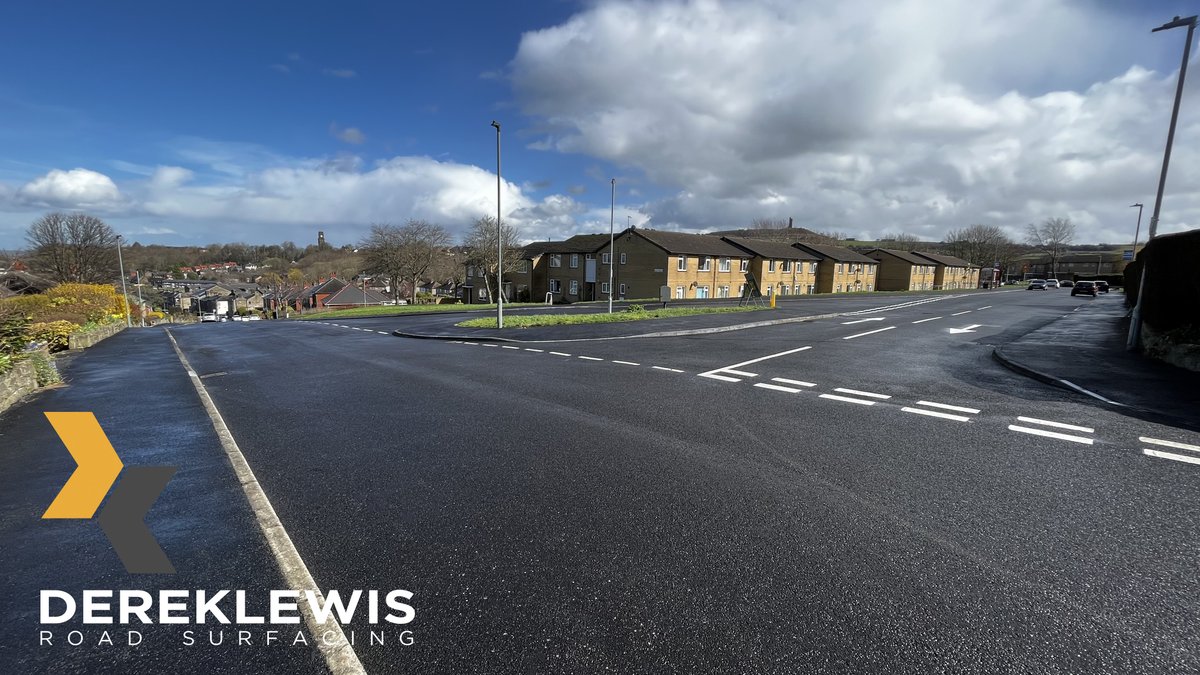 DerekLewisLtd's tweet photo. Blagden Lane, Berry View &amp; Edale Avenue ...all part of a combined major resurfacing programme recently completed by us. 

#roadsurfacing #yorkshire #civilengineering https://t.co/JEH09d7H4a