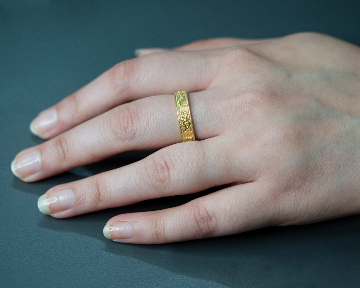 BaniThaniStore's tweet photo. Embrace timeless beauty with our vintage miniature embossed stacking ring band 🌟✨ Mix and match to create your perfect look!

go to the link and check it out.
https://t.co/PPAPl5fe4M

#BaniThaniStore #Stackingring #ring #fashion #StatementJewelry  #jewelry #vintagejewelry #GOLD https://t.co/Fhy3P0480L