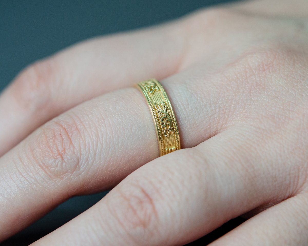 BaniThaniStore's tweet photo. Embrace timeless beauty with our vintage miniature embossed stacking ring band 🌟✨ Mix and match to create your perfect look!

go to the link and check it out.
https://t.co/PPAPl5fe4M

#BaniThaniStore #Stackingring #ring #fashion #StatementJewelry  #jewelry #vintagejewelry #GOLD https://t.co/Fhy3P0480L