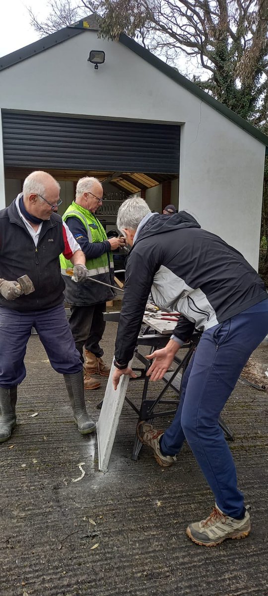 1105_bsac's tweet photo. Saturday #scrapmetal sorting out by @1105_bsac members. Hopefully there will a big pot of #money for the club👌. Well done team. #scuba #recycling #ukdiving @BSACdivers https://t.co/oy2Krkh3CM