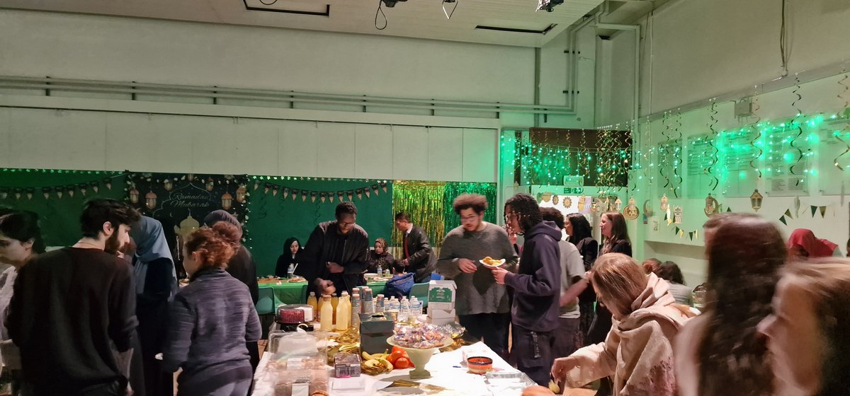 SheikhYazz's tweet photo. Whitefield does it again. It was such a beautiful atmosphere. Well worth the hard work but could not have done it without the support of our wonderful students and staff. https://t.co/5Tgo72qJ0U