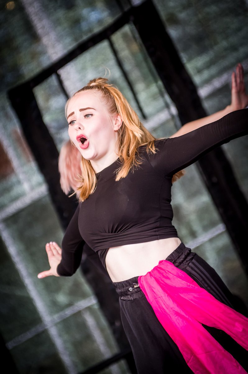 Anlimitedcrew's tweet photo. Stage name: Anni
Age: Old enough to have gone through a 2017’s eyebrow phase
Blood type: Red Bull
Hobbies: Holding solo concerts in her bedroom at 2AM
Special talent: Aggressive lipsyncing https://t.co/OqaeKILtpx