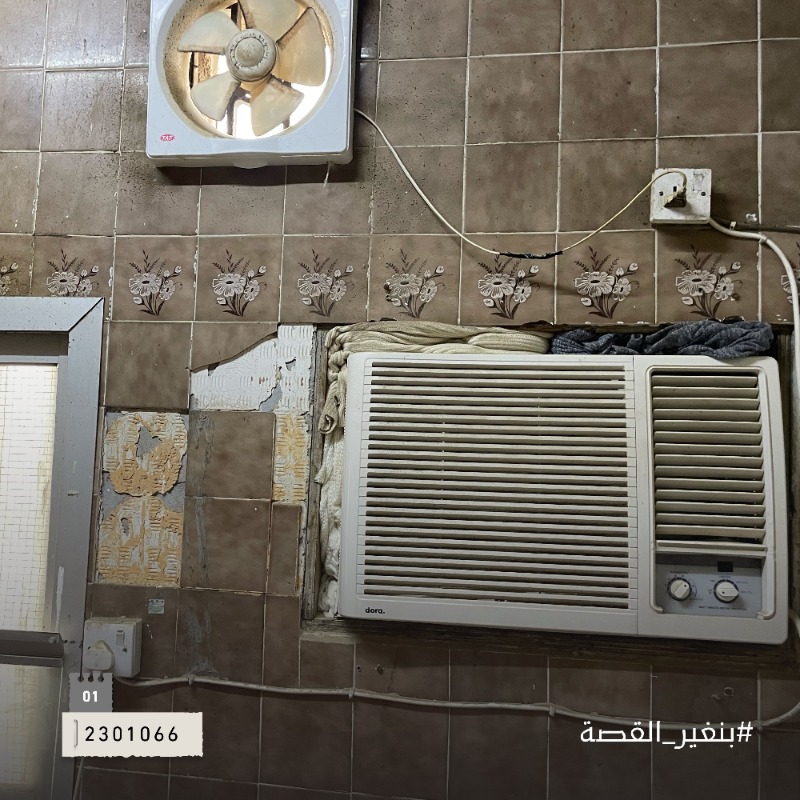 tarmeemCharity's tweet photo. قصتنا 10 | لحظة انكسار! 🏚️🍂

أبو فهد يعول (17) فرد من أسرته، بناته (2) يعانون من الفصام العقلي ويحتاجون عنايه خاصه، دخله ضعيف ما يغطي احتياجاتهم، وبيته قديم ما يحميهم من حر الصيف ولا برد الشتاء..

كل اللي يتمنى أبو فهد بيت يحمي أسرته
وبعطائكم #بنغير_القصة لقصة سعادة وفرح