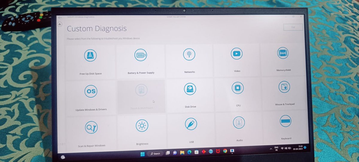 (1/4) One of my friends ordered a <a href="/HPIndia/">HP India</a> Omen Laptop from <a href="/amazonIN/">Amazon India</a> &amp; after using it for a while, noticed that the Touchpad was not working so he complained about the replacement. Before initiating the replacement, Amazon assigns a technician to check for problems