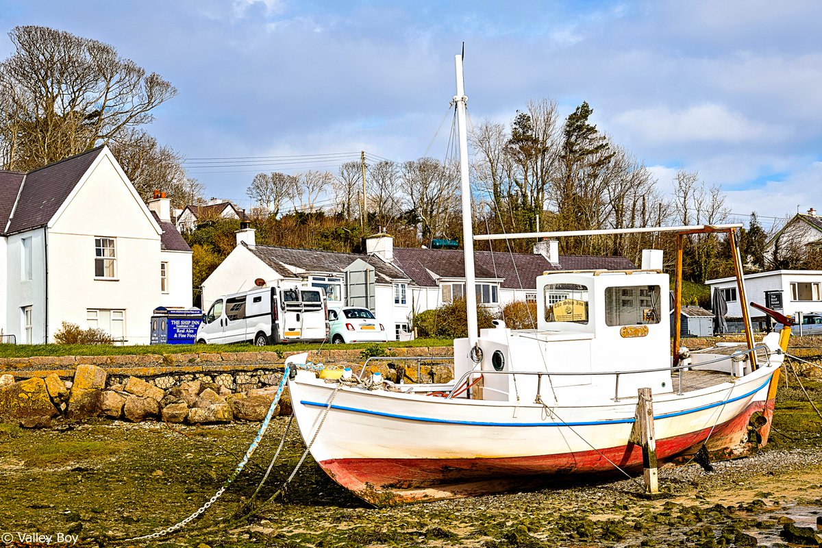 BJRoberts's tweet image. Finding peace and tranquility on a fine late March morning on Ynys Môn, at Traeth Coch&apos;s tidal creek. @Ruth_ITV @ItsYourWales @AngleseyScMedia @northwaleslive @northwalescom @AllThingsCymru @OurWelshLife @NWalesSocial #YnysMôn #TraethCoch #TidalCreek #IrishSea #EastCoast #Wales