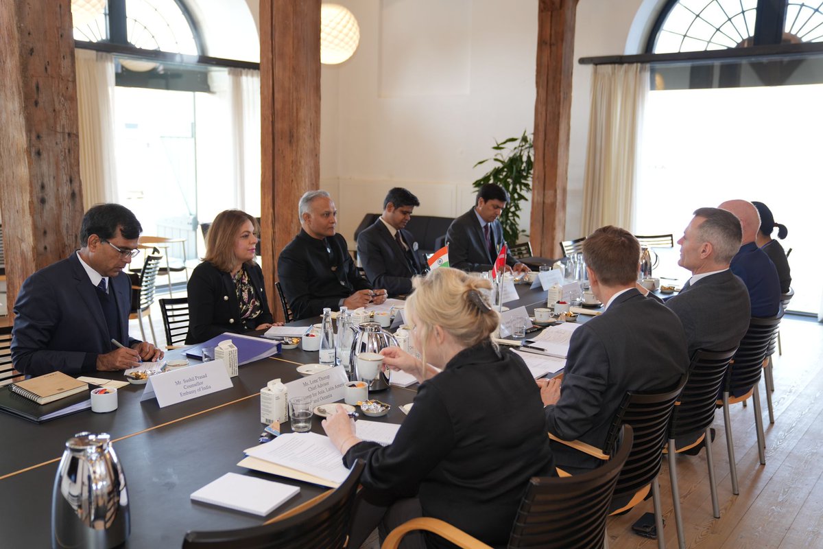 Pleasure to consult with State Sec @jesperms in Copenhagen. Discussed #GreenStrategicPartnership, renewable energy, green growth, the Arctic, trade and investment, mobility, Climate change, Multilateralism, Ukraine and India-Nordic ties. 
@DanishMFA
@MEAIndia @IndiainDenmark