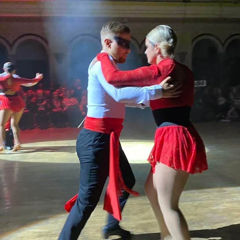 toniyel's tweet photo. @peter_levy @looknorthBBC Strictly Learn to Dance took place last night at Hull City Hall, in aide of Dove House Hospice @Dove_House fantastic evening and amazing dancers after 12wks intense training.  My son along with dance partner Sarah won so I'm very proud https://t.co/TfCNqfOqSl