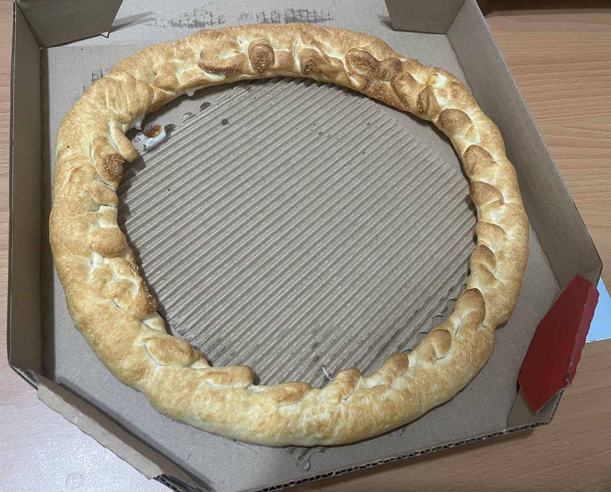 Senji_Lin's tweet image. 必勝客 愚人節pizza XD