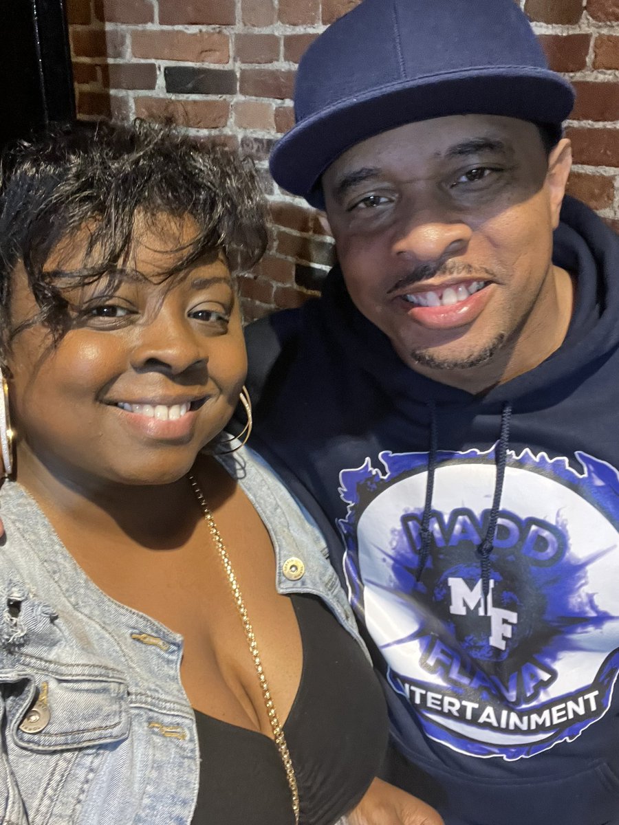 1nOnlyMrsG's tweet photo. We had an Amazing Time filming From the soil last weekend! Not to mention the Dj Blend Battle!! Ain’t nothing wrong with mixing fun with work sometimes!! @CHEFFROMNJERSEY Excellent Work! 🎬🎶🎼🎵🎤🎧#fromthesoil #chefc #msgizile #Baltimore #bmoredjs #bmorefashion #traviswinkey https://t.co/HIMRnDZ1Eu