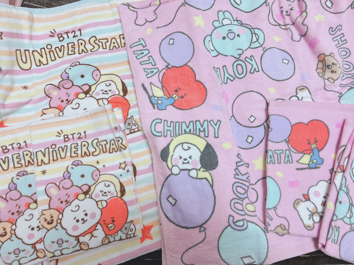 MitliebeJ's tweet photo. 娘の保育園のタオルとバスタオル🤗
ハンドタオルも勿論マンネラインとBT21で揃えてます😂
全開でいくよ🐥💜
0歳児クラス5人スタートで、担任3人居たから良い感じ♪
ちょっと若い先生不安やったけど、まぁ頑張ってもらお。
娘よ、ゆっくり慣れていこね^_^ https://t.co/IEXgEy4VBM