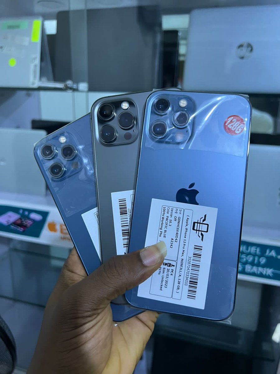 iktheman's tweet photo. @amerix @Kelvin63978865 I sell gadgets(iPhones,Samsung,laptops,AirPods,iwatch,iPads and others) at very affordable prices and we deliver them to anywhere in Africa….please patronize me https://t.co/I0yq3jrMOv