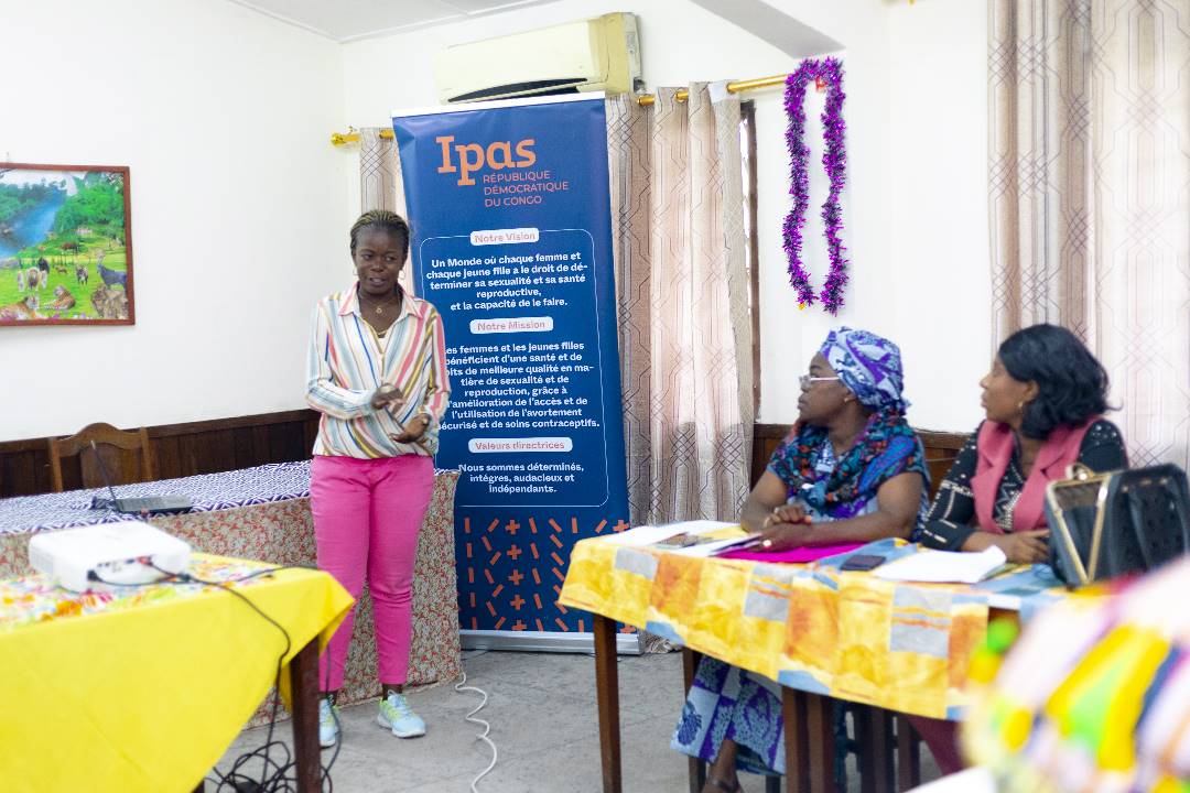 AFEAC_RDC's tweet photo. Vendredi 31 mars 2023, l 'AFEAC a organisé un atelier d'évaluation du monitoring réalisé par ses membres avec l'accompagnement de IPAS, dans 12 Cours et Tribunaux de Kinshasa sur l'infraction d'avortement. @MakokiYaMwasi @MinGenre_RDC https://t.co/SCbqwoRM1l
