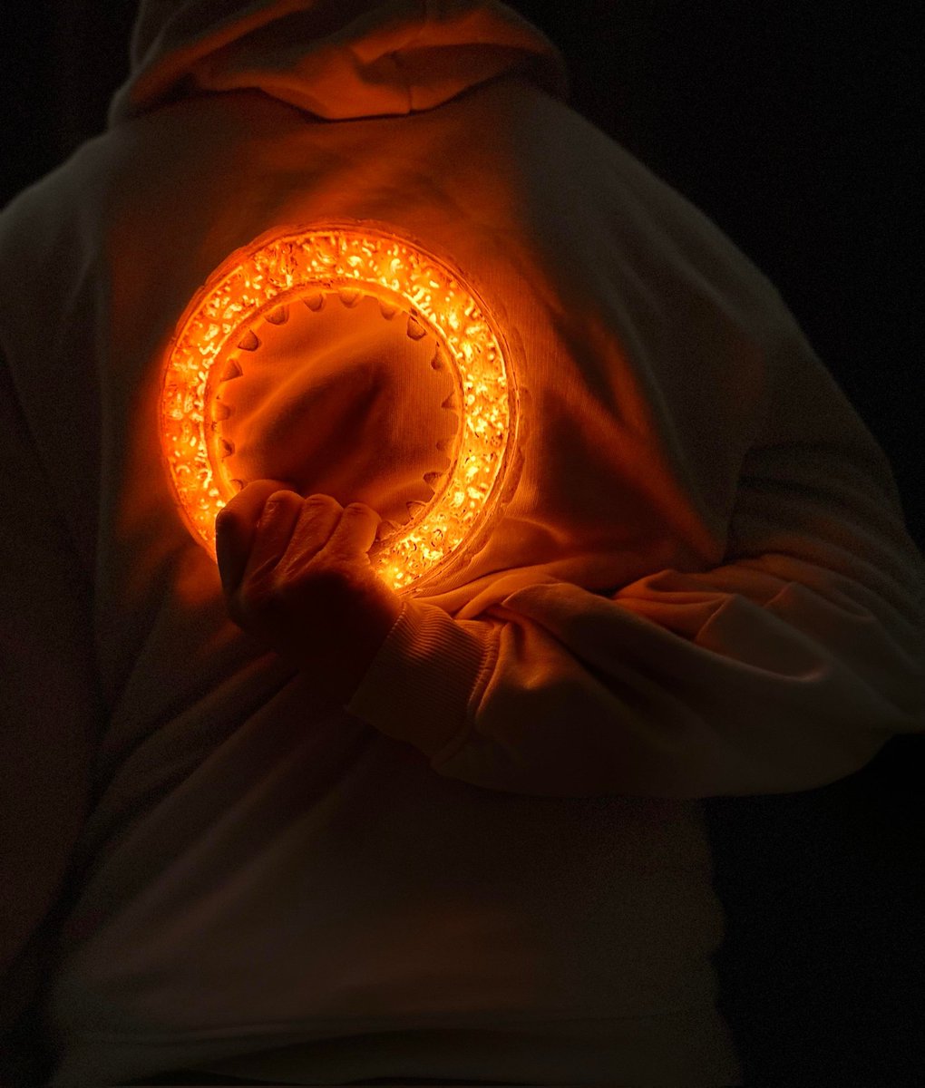 Dodo_geeks's tweet image. The Halo prop has finally arrived in France 🇫🇷 I received it for my birthday. Thanks to @LoyalNerdsbian for this incredible creation! 😇

#SaveWarriorNun #WarriorNun