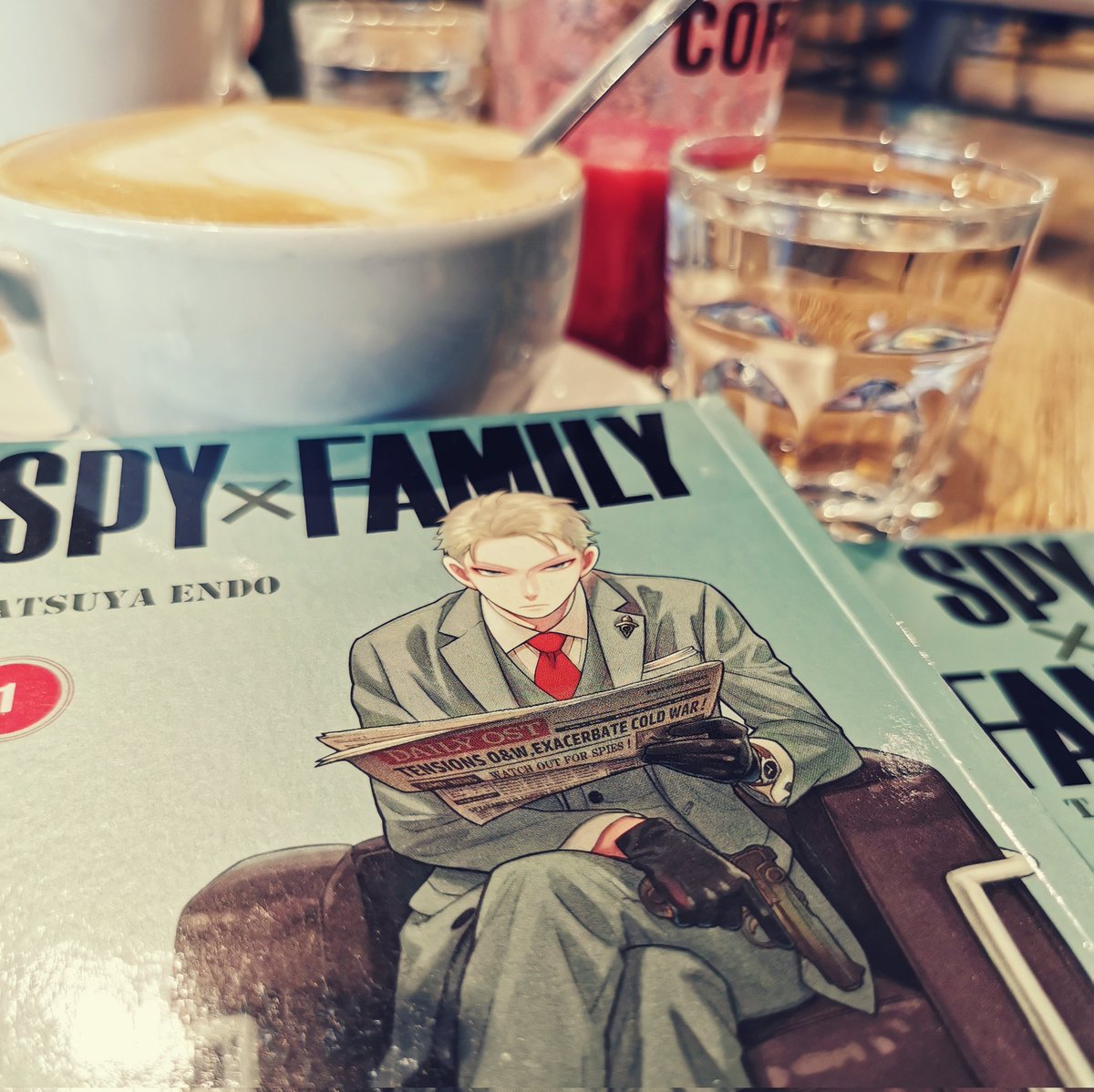 At my favourite bookshops café treating myself to a cappuccino, reading my recommended-by-a-friend prompt for <a href="/MagicalReadthn/">Magical Readathon: Orilium</a> 📚❤️