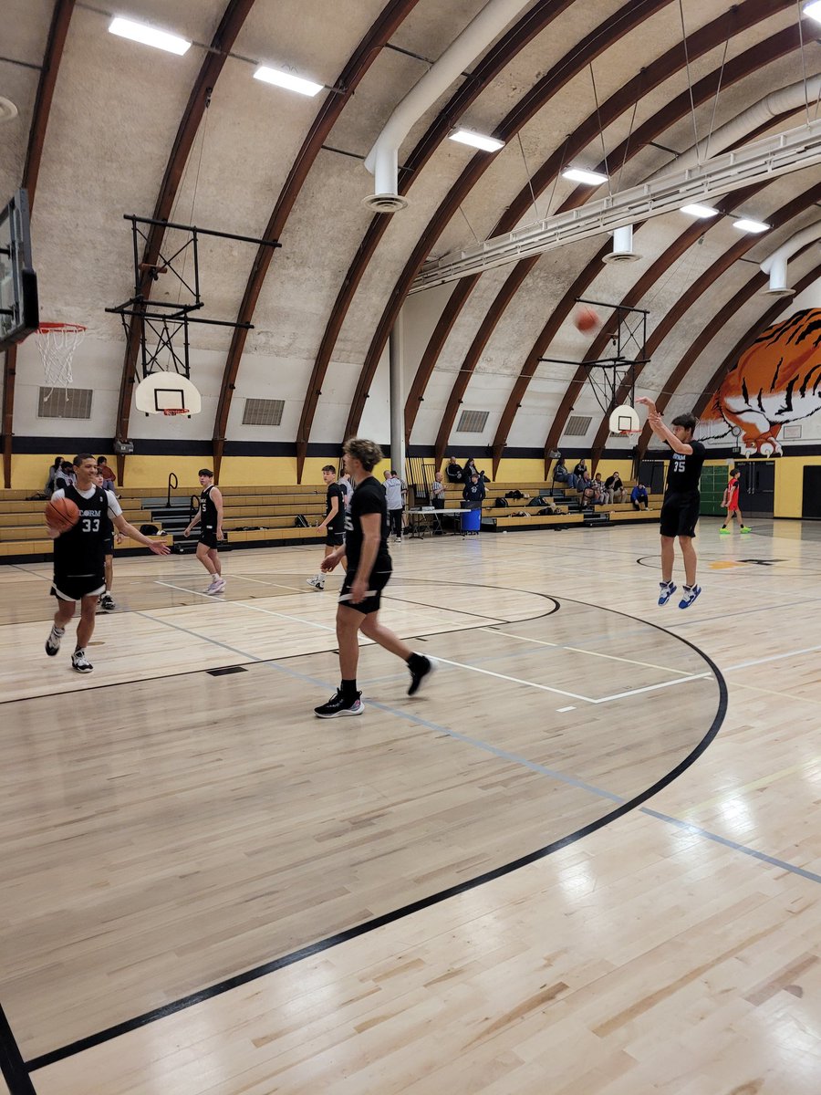 LHStormHoops's tweet photo. Storm 2025 starting it off today vs Pittsburgh Cardinals! Let's Go Storm! https://t.co/clt0ncZw07