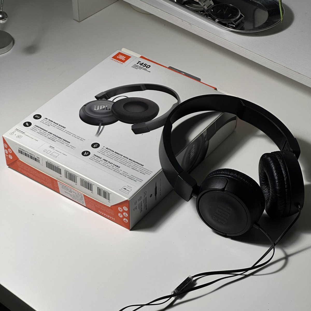 kitdong03's tweet photo. ปล่อย❗️หูฟังครอบ JBL T450 ( มีสาย )
ส่งต่อ 500 .- รวมส่ง❗️( ได้จากศูนย์แท้ 890.- ) 
สภาพดีมาก 98% 
มีกล่องครบ เป็นหูฟังที่ผมใช้เอง 2-3 ครั้ง🥺 
ใครอยากเห็นรูปเพิ่มเติมเดมมาได้ครับ
——————————-
#ส่งต่อjbl #jbl #หูฟัง #Y2K #ปล่อยของมือสอง #ของมือสอง #ส่งต่อของมือสอง #หูฟังครอบหู https://t.co/rUjxclCh0J
