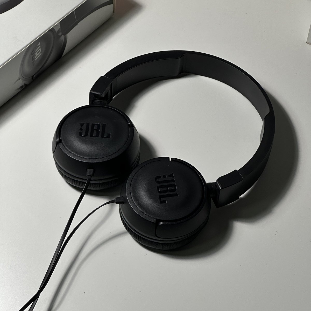 kitdong03's tweet photo. ปล่อย❗️หูฟังครอบ JBL T450 ( มีสาย )
ส่งต่อ 500 .- รวมส่ง❗️( ได้จากศูนย์แท้ 890.- ) 
สภาพดีมาก 98% 
มีกล่องครบ เป็นหูฟังที่ผมใช้เอง 2-3 ครั้ง🥺 
ใครอยากเห็นรูปเพิ่มเติมเดมมาได้ครับ
——————————-
#ส่งต่อjbl #jbl #หูฟัง #Y2K #ปล่อยของมือสอง #ของมือสอง #ส่งต่อของมือสอง #หูฟังครอบหู https://t.co/rUjxclCh0J