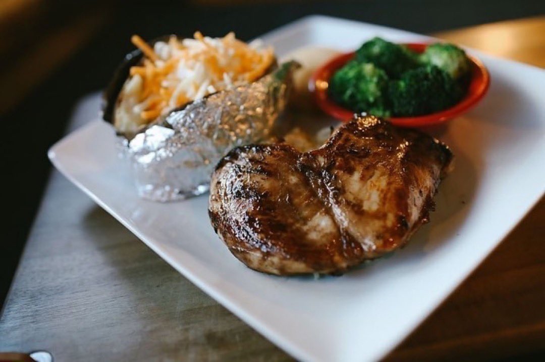 Eat13Bones's tweet photo. 😃 Happy Saturday, y'all! Dine in, or order to-go! Call 336-786-1313 or 336-719-0486 - Order online at https://t.co/eFoQKvFmAU or https://t.co/gyPZ5HKccO! - #13Bones #MountAiry #SurryCounty https://t.co/XuCexg0ipH
