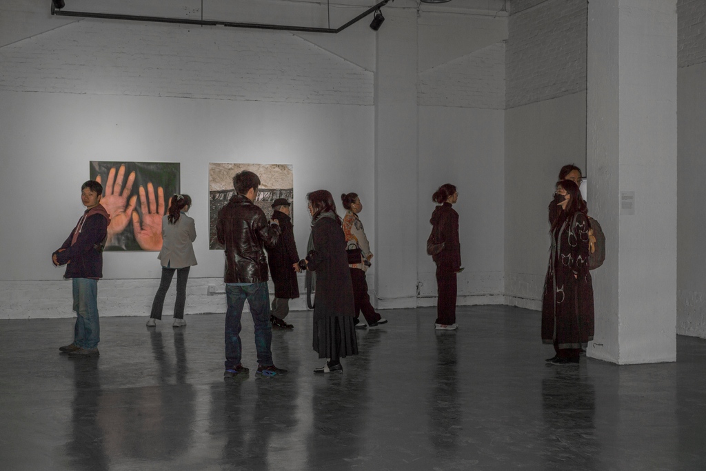 formatfestival's tweet photo. Last Saturday in Chongqing, 501 Xu Art Space successfully launched 'Gestures of Resistance'—this year’s FORMAT23/501 Xu Space collaborative exhibition.
Head to our website for full info about the exhibition.
Images by Yin Hu and Yuhan Liu
#FORMATFestival #FORMAT23 https://t.co/dQLaLt930H