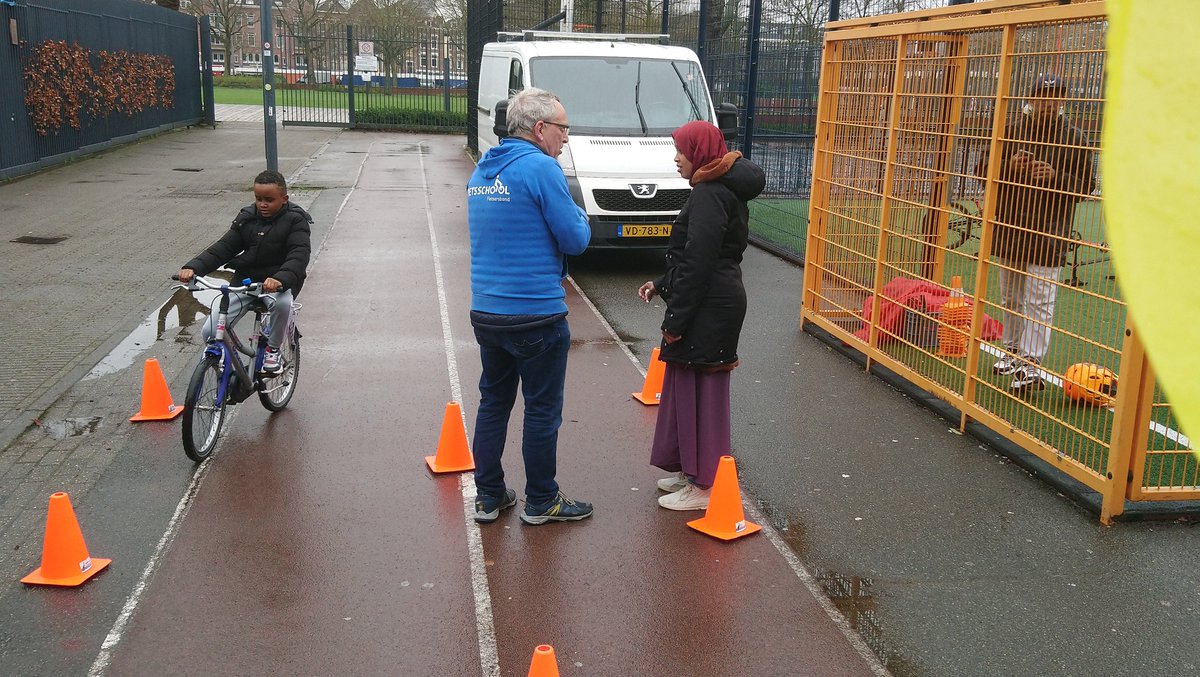 Fietsschool010 op het Fietsfestijn Roseknoop rotterdamopdiefiets.nl/evenementen/ro…