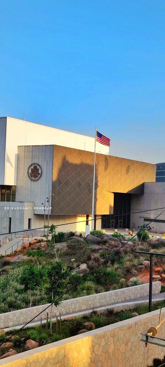 pradeepvuddanti's tweet photo. Dear @KTRBRS sir,
This is newly opened US Embassy @USAndHyderabad in #Nanakaramguda.Our hostel is near to it.
Sir we want to see our #IndianFlag fluttering along with the #AmericanFlag.Consider this as #Indians request and do the best from urside sir.
【Just lyk #IKEAstore】 https://t.co/I5GtwCvs7Z