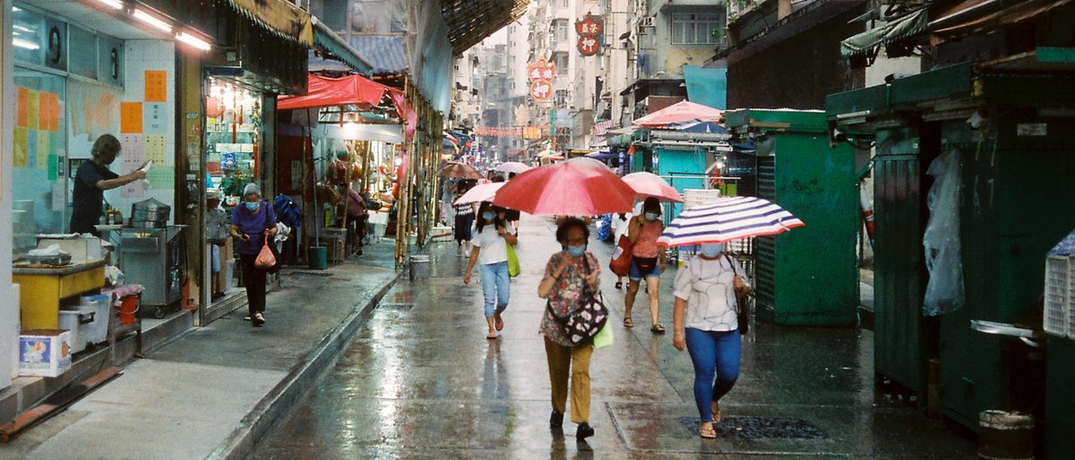 FishMonkeyCow_'s tweet photo. Street scenes in Hong Kong 🇭🇰📷 https://t.co/9UxoNeg4Ga