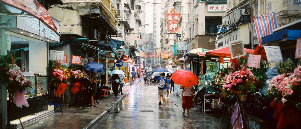 FishMonkeyCow_'s tweet photo. Street scenes in Hong Kong 🇭🇰📷 https://t.co/9UxoNeg4Ga