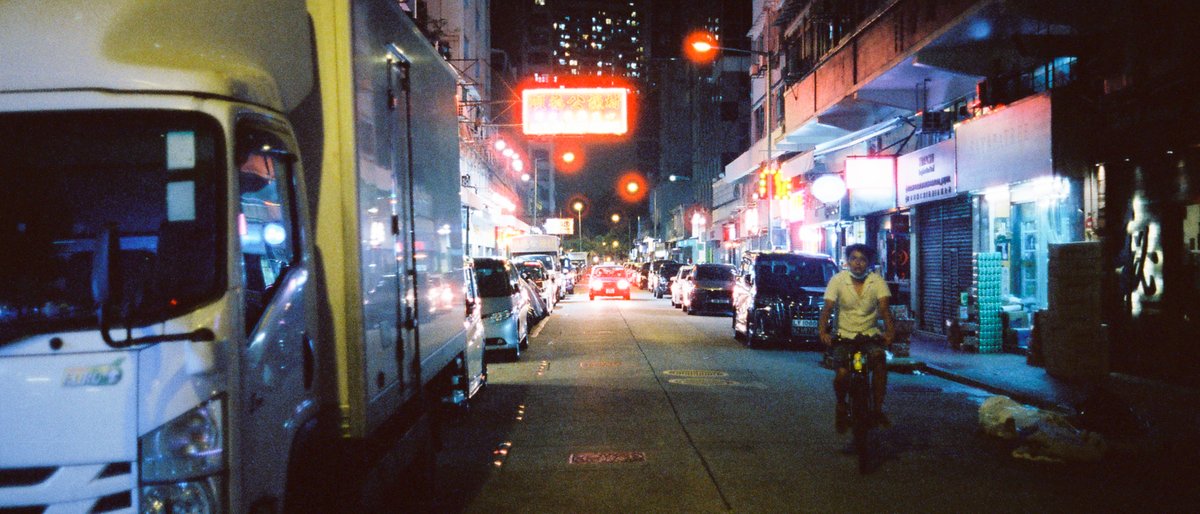 FishMonkeyCow_'s tweet photo. Street scenes in Hong Kong 🇭🇰📷 https://t.co/9UxoNeg4Ga