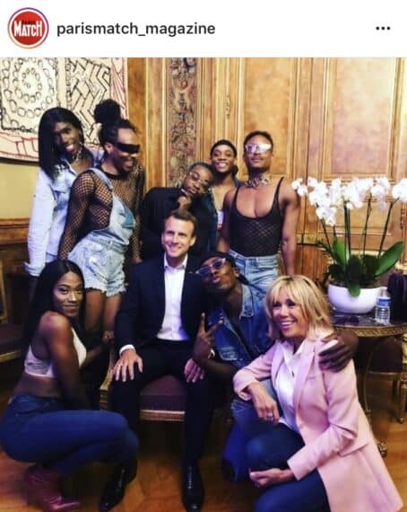 Philou28830757's tweet photo. @AvecRTFrance2 Sa famille adoptive est venue le chercher à l'Elysée.

Le départ est imminent.

Adieu, et merci pour RIEN. https://t.co/62rBcKUOW0