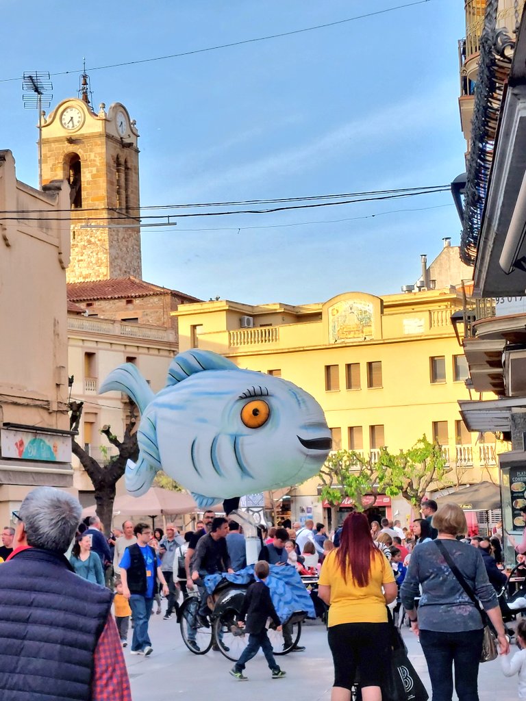 MarinaScribano's tweet photo. Ja estem gaudint de la #mitmo de #mollet, la Fira de titelles de la ciutat. Cita obligada cada any!
Cultura i art pels carrers.
No us la perdeu!
@galiotteatre https://t.co/8m5RWeGRQu