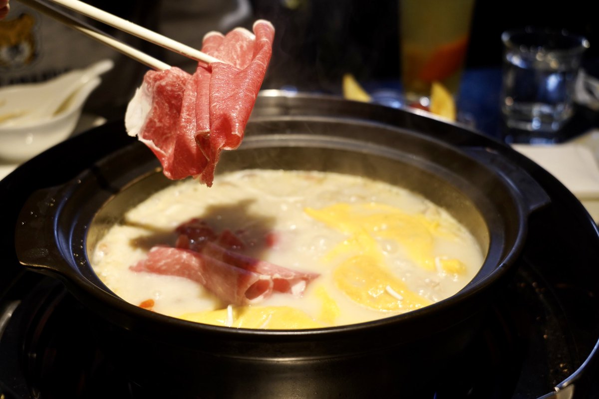 mojoinsh's tweet image. しっぽりと（？）捞王で火鍋😆😆

最後に食べたかき氷というかほぼジェラートみたいなやつが一番美味しかったっていうね