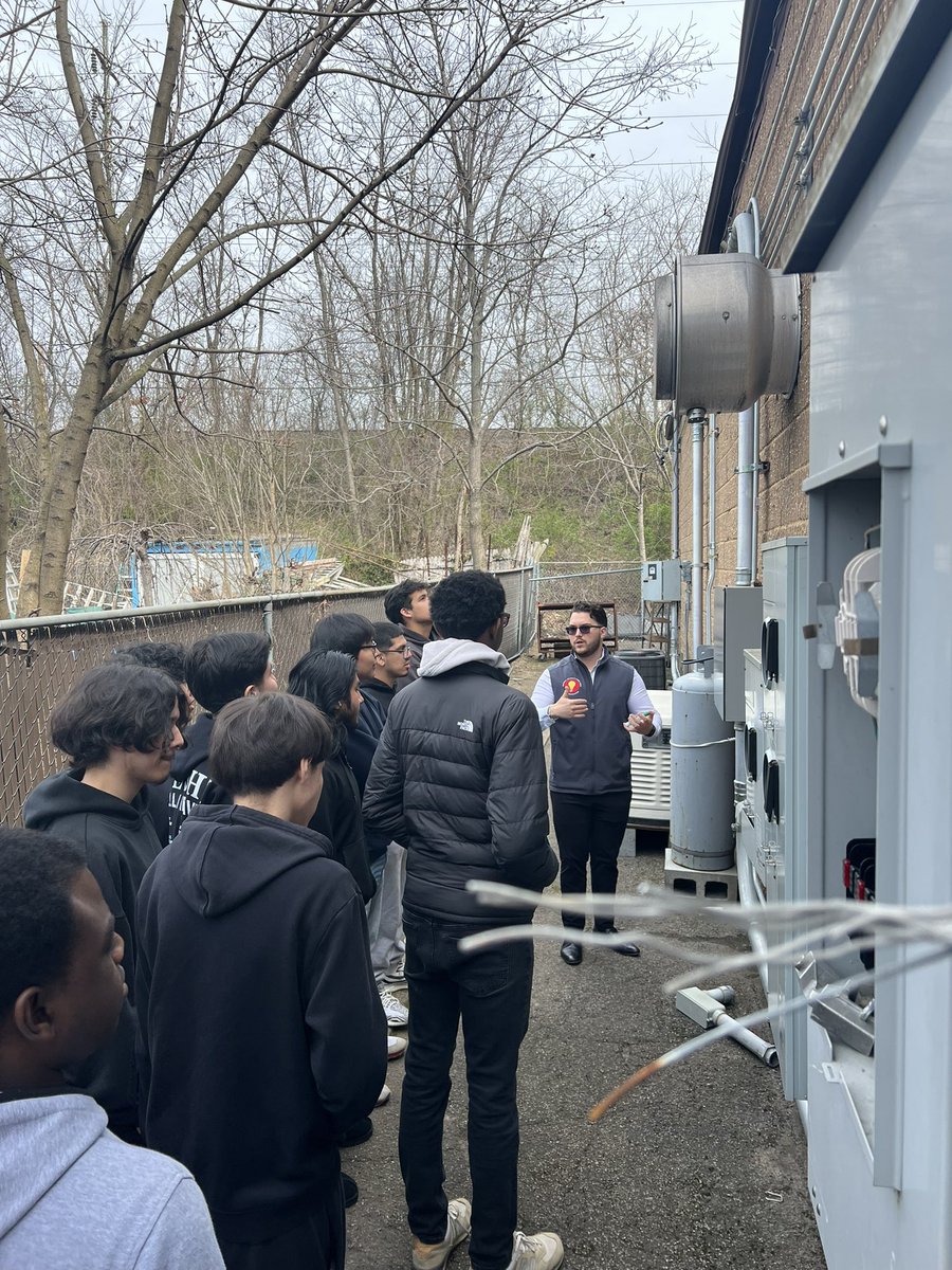 BollarKyle's tweet photo. WHS Seniors visit @ElectricalTrain to gain a firsthand perspective on the opportunities in the trades. Our school counselors provide our scholars with a number of post secondary options. @onewestbury @DirectorofGuid1 @DSZimbler @WestburyWHS @RogerBloomEdD @TahiraDChase https://t.co/ug8v4Uhx8W