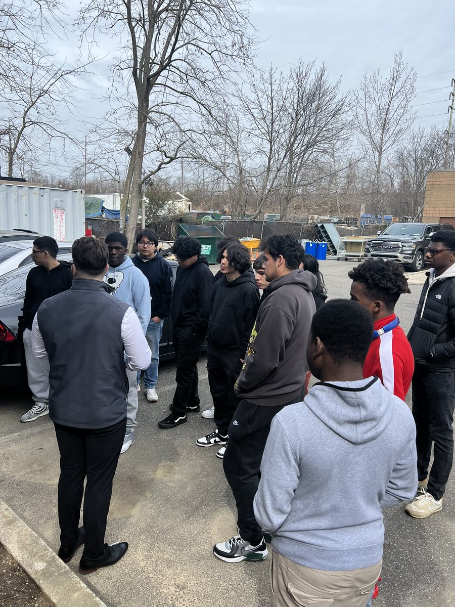 BollarKyle's tweet photo. WHS Seniors visit @ElectricalTrain to gain a firsthand perspective on the opportunities in the trades. Our school counselors provide our scholars with a number of post secondary options. @onewestbury @DirectorofGuid1 @DSZimbler @WestburyWHS @RogerBloomEdD @TahiraDChase https://t.co/ug8v4Uhx8W