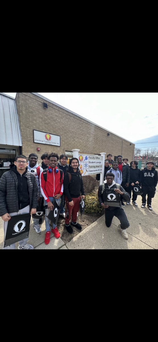 BollarKyle's tweet photo. WHS Seniors visit @ElectricalTrain to gain a firsthand perspective on the opportunities in the trades. Our school counselors provide our scholars with a number of post secondary options. @onewestbury @DirectorofGuid1 @DSZimbler @WestburyWHS @RogerBloomEdD @TahiraDChase https://t.co/ug8v4Uhx8W
