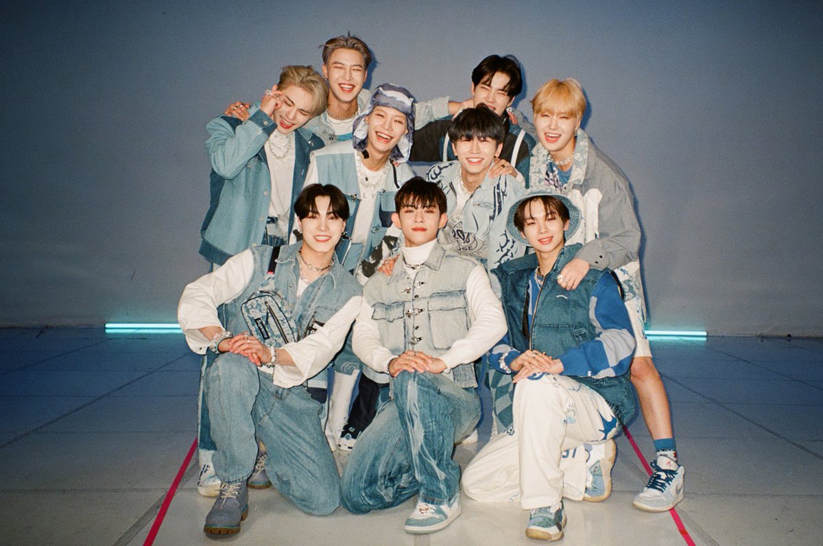 lluvlelee's tweet photo. Happy 3rd Anniversary To1!!💗
영원히 사랑해🫶
#티오원3주년_너무축하해_많이행복해
#3yearsTOgether https://t.co/cyUhIb4MCG