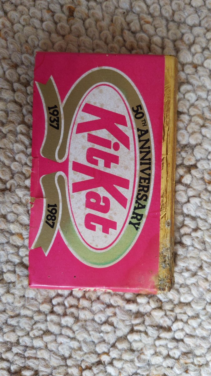 CatherineZM's tweet photo. @MuseumofBrands I have an uneaten 1987 50th anniversary KitKat. Might you or a museum be interested in it? Free to a good home! https://t.co/WrUqOdeZf0