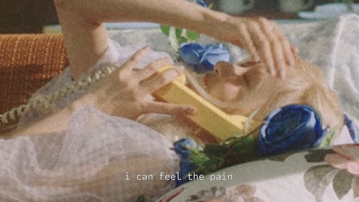 wordsbyBP's tweet photo. gone (ROSÉ)                    flower (JISOO) https://t.co/2DicQyTYmW