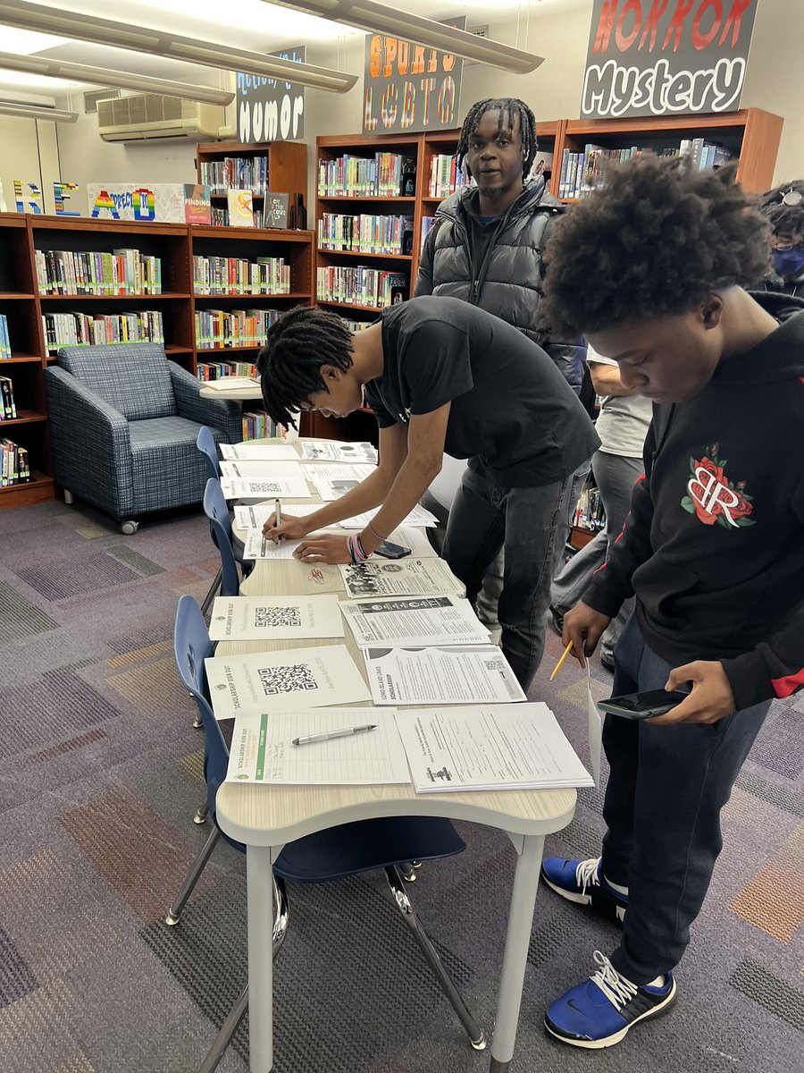 BollarKyle's tweet photo. “Show Me the Money”…WHS Seniors participating in Scholarship Application Sessions, to complete local and national scholarships. These are scholars securing the bag! @WestburyWHS @onewestbury @DirectorofGuid1 @DSZimbler @TahiraDChase @RogerBloomEdD https://t.co/T7G9tvZ2Mq