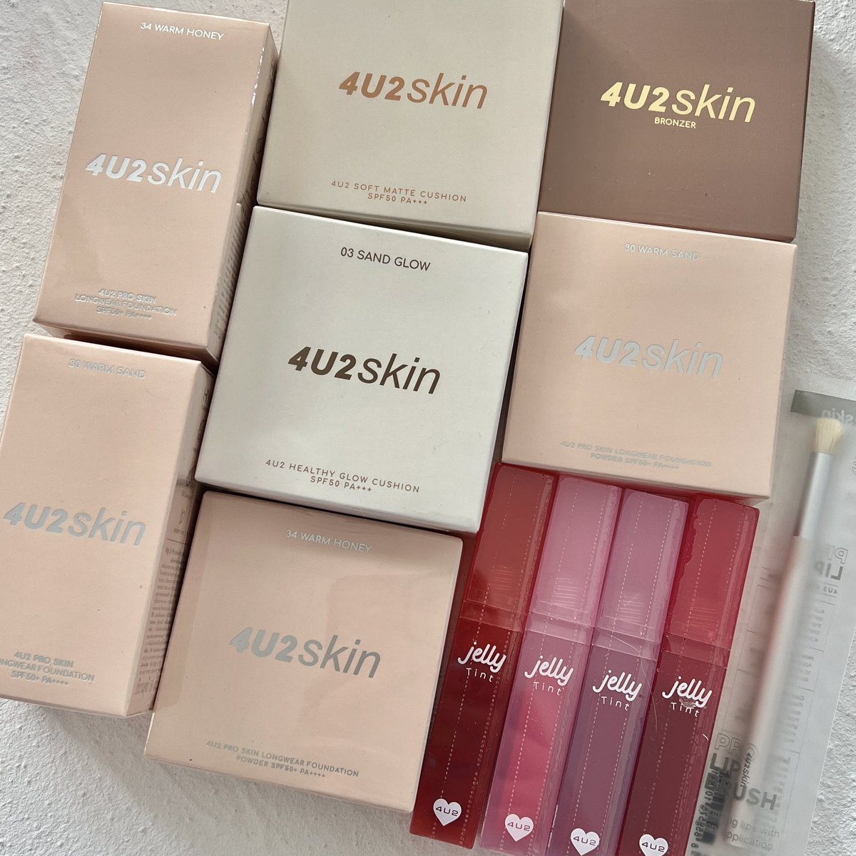 แจก 4u2 จัดเต็มครบเซต (เฉพาะคนผิวสองสี,ผิวแทน) คุชชั่น รองพื้นเบอร์ 3 ขึ้นไป แอบมีลิปกับแปรงให้ด้วย  𓊪*🔮🏄🏻‍♀️｡⟢    ประกาศพรุ่งนี้ RT+Follow ค่าบ